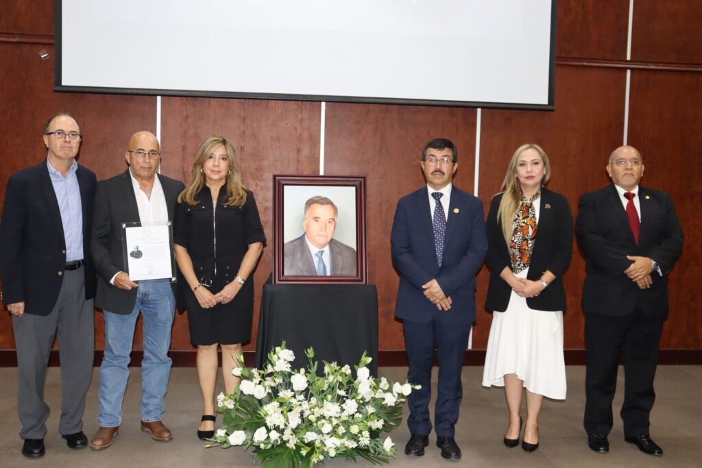 20 sep U 2 Rinden homenaje póstumo al Ing. Candelario Quiroga, exrector de la UAT (1)
