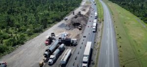 E 2 Siguen los atorones en la Monterrey