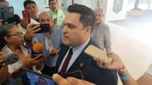 E 3 Líder del Congreso pide diálogo entre alcalde de Victoria y sus regidores