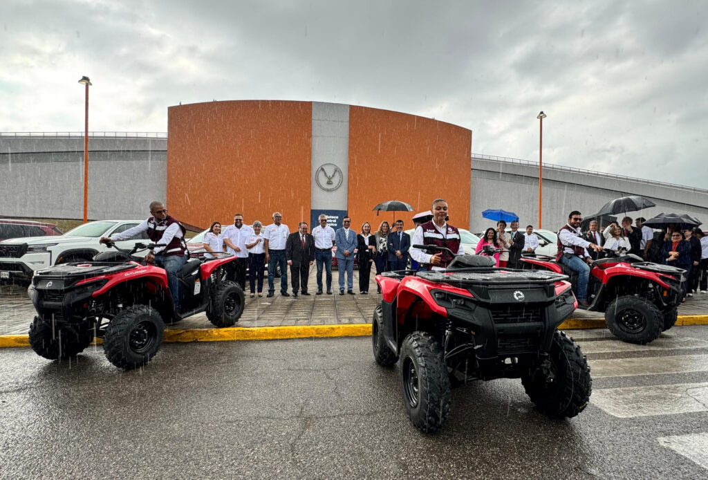 14 nov U 1 Rector de la UAT entrega equipamiento de vehículos a las facultades de la zona sur