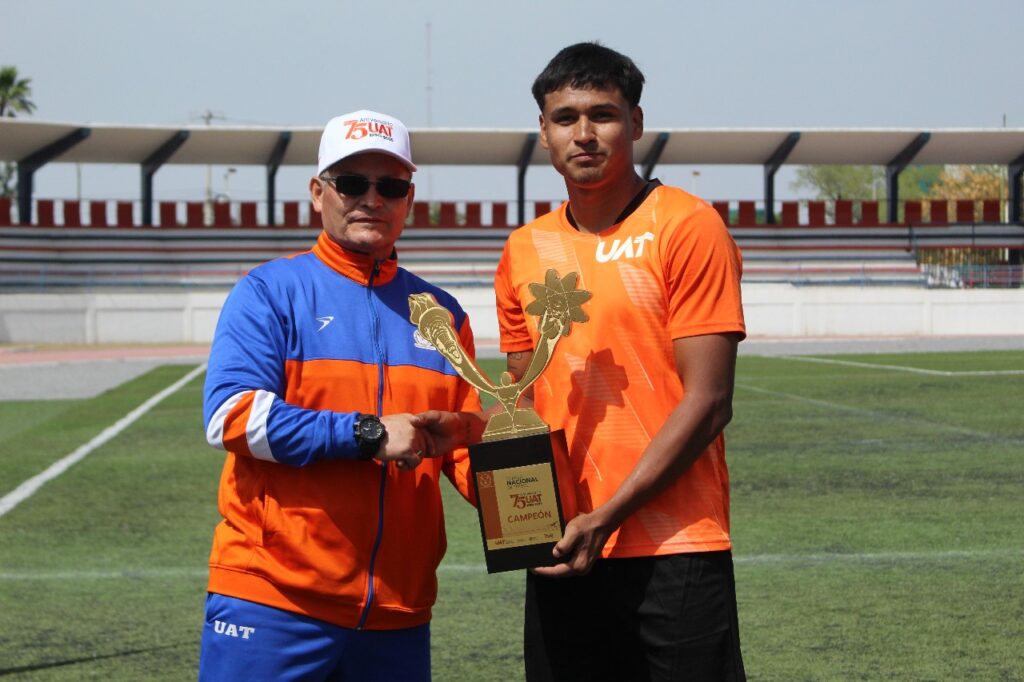 20 mar D 2 Se corona Correcaminos en Futbol Estudiantil, por 75 aniversario de la UAT