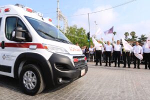 24 mar P 1 Entrega Américo 16 nuevas ambulancias al sector salud (2)