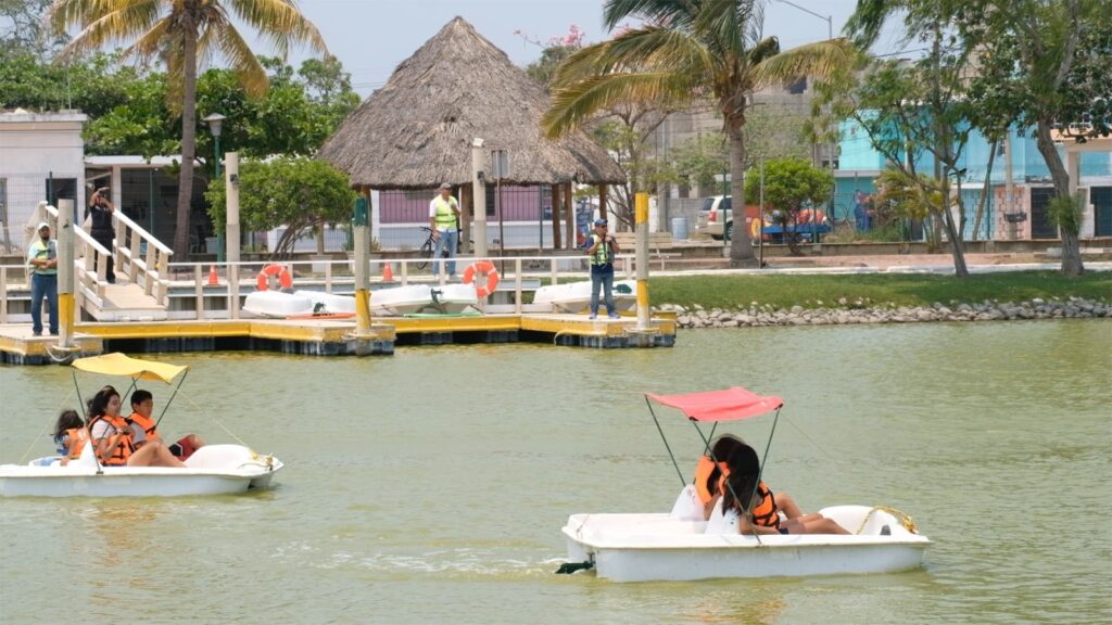 22 abr Z 1 Se abre Parque Bicentenario con vehículos acuáticos y splash
