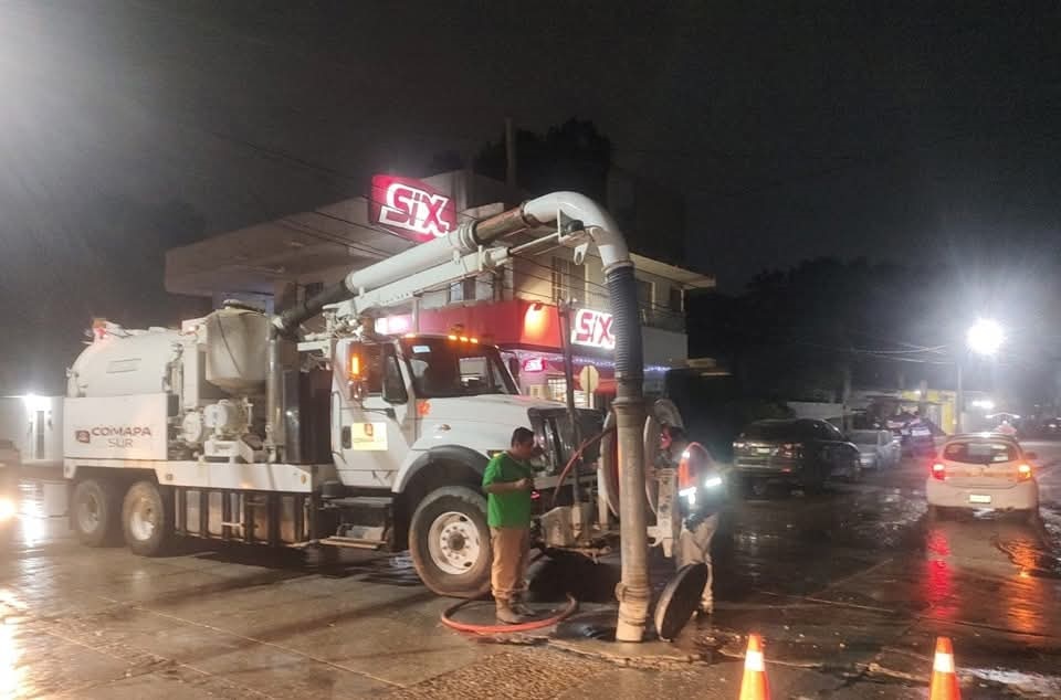 22 abr Z 3 Fundamental trabajo de mantenimiento a la red hidrosanitaria de COMAPA SUR