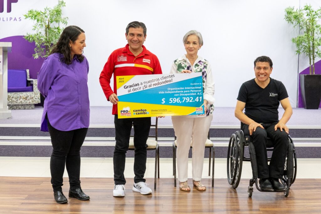 23 abr E 1 Atestigua María de Villarreal entrega de donativo de la campaña de redondeo de Oxxo en Tamaulipas