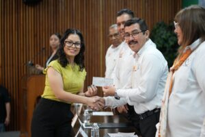 11 may U 1 Reconoce la UAT la excelencia académica de hijos de docentes (1)