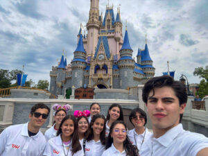 29 may U 1 La UAT única universidad pública del país en convenio con Disney (1)