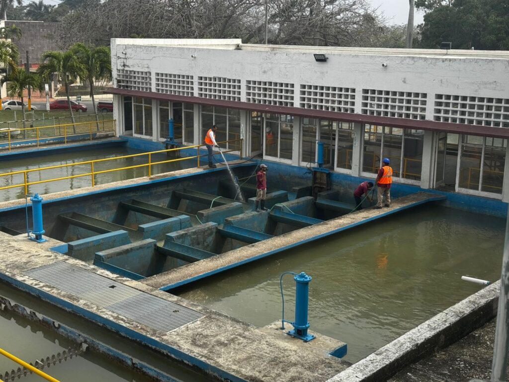 29 may Z 2 Intensifica COMAPA SUR labores de mantenimiento para mejorar el suministro de agua potable