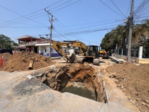 30 abr Z 3 Amplían obra de colector de COMAPA SUR en la zona norte