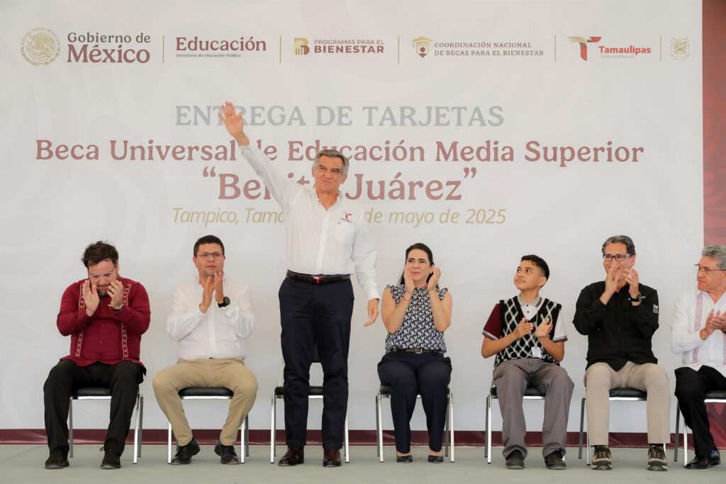 7 may Z 2 Respalda Mónica Villarreal Entrega de Becas a Jóvenes en Tampico