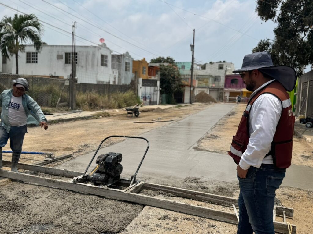 10 jun Z 1 Avanza COMAPA SUR en la reposición de pavimento tras reparación de fugas