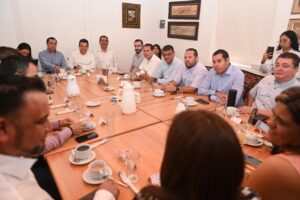 24 jun L 1 Estrechan lazos de colaboración Gobierno de Victoria y CANACO