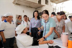 3 jun Z 2 Encabeza Mónica Villarreal Jornada de Salud en Beneficio de las Despicadoras