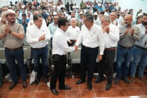 26 jul U 1 Se suma la UAT a esfuerzos para el control y prevención del gusano barrenador