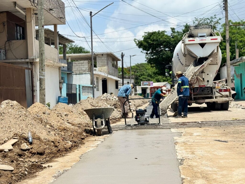 4 jul Z 1 Continúan trabajos de rehabilitación de vialidades con acciones promovidas por COMAPA SUR