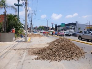 12 ago Z 1 Atiende COMAPA SUR de manera oportuna hundimiento en Avenida Hidalgo