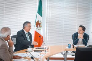 13 ago P 1 Gestiona gobernador de Tamaulipas, con Banobras, recursos para carreteras, puentes y Puerto del Norte