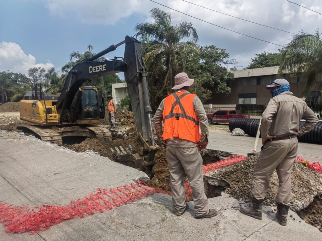14 ago Z 1 Continúa reconfiguración de colector sanitario en el norte de Tampico