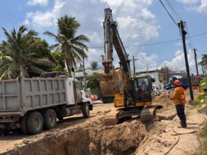 18 ago Z 3 Firme avance en la reconfiguración del colector sanitario en la Unidad Nacional