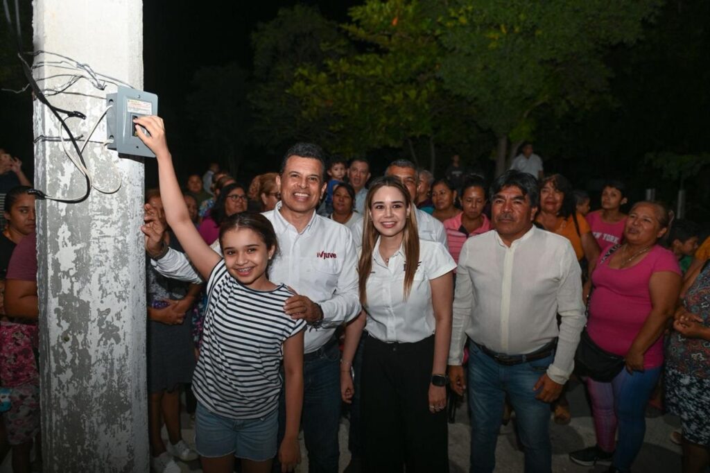 5 ago L 1 Entrega Municipio área verde iluminada en la Mariano Matamoros